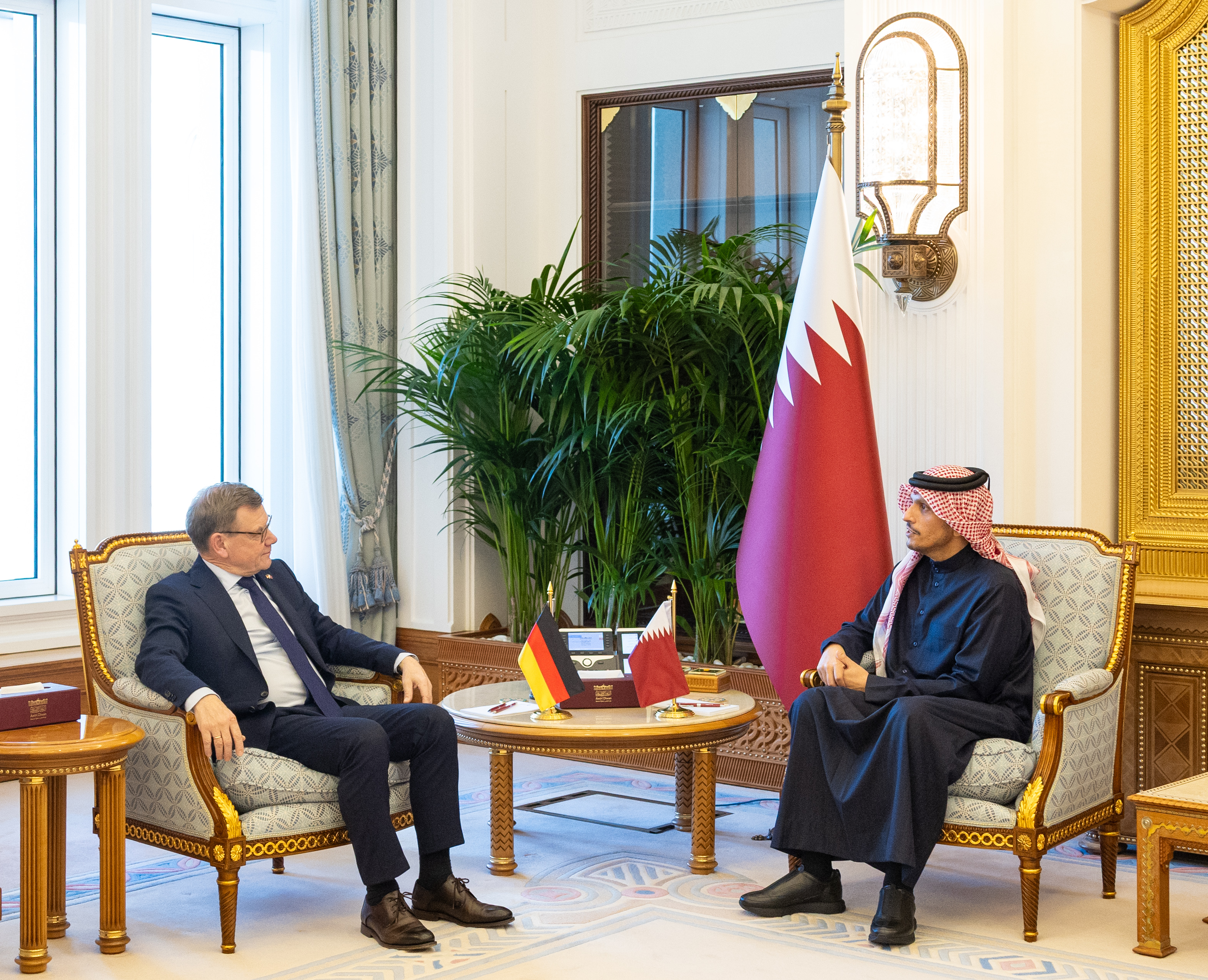 رئيس وزراء قطر مع وزير خارجية ألمانيا