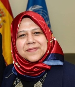 منى لقمان